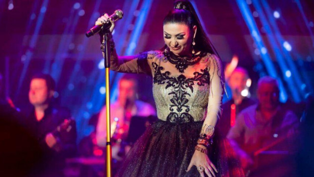 Софи Маринова ромската перла на българската музикална сцена предизвика бурни