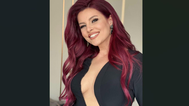 Фолк певицата Валя е без бельо в клипа на новия