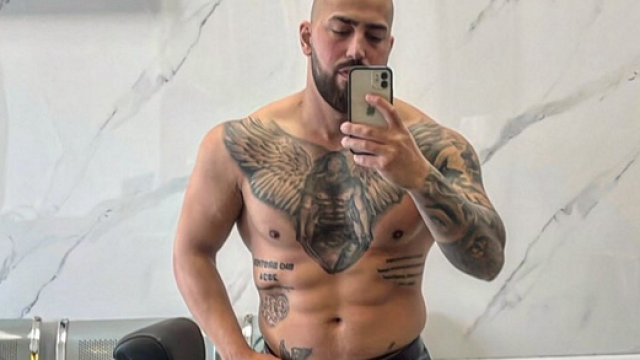 Виктор изпълни обещанието което даде още в Къщата на последния