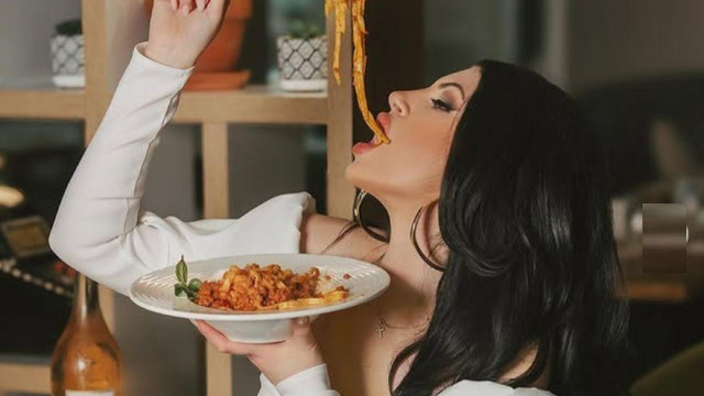 Как готвят популярните личности у нас С прическа По престилка