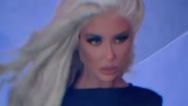 Фолкпевицата Андреа почти си показа цялата си гърда и най милото Бившата