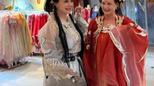 Шампионката ни по художествена гимнастика Мария Петрова облече Ханфу традиционна