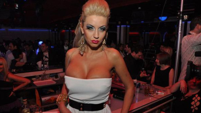 Фолк певицата Джоанна стана учителка по химия Решението да смени