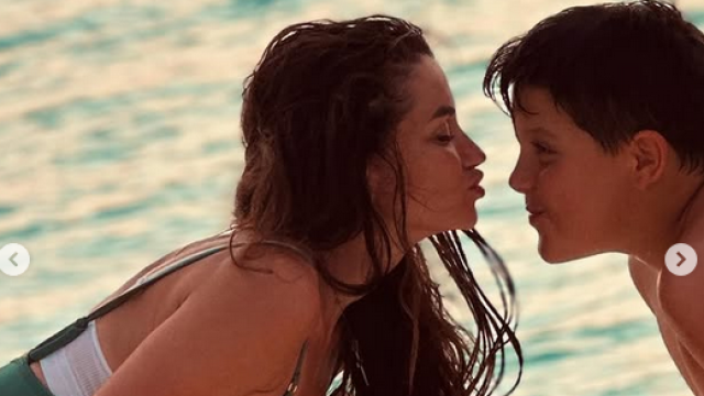 Диляна Попова замина на екзотична почивка със сина си Борил