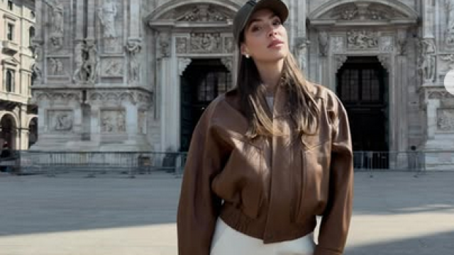 Една от най красивите Мис България Ваня Пенева краси тазгодишната Модна