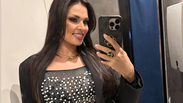 B супер еротичен тоалет се появи тези дни Цвети Радойчева