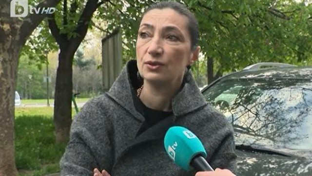 Паяк потроши коли с автомобил на актриса