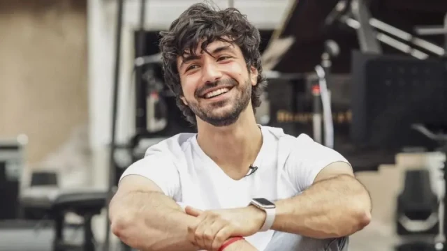 Класикът Евгени Генчев дипломиран като пианист в най престижните музикални академии