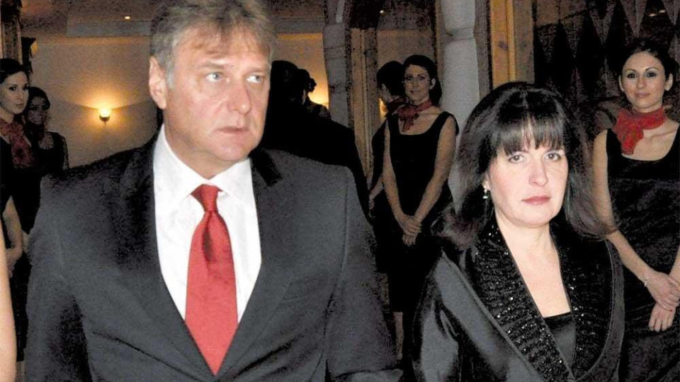 ГРЪМ: Жени Живкова се развежда