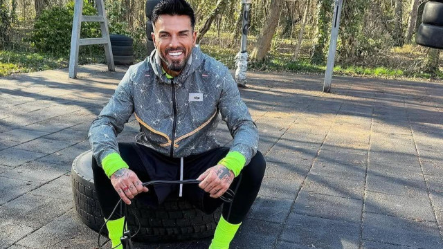 Джизъса нагази в журналистиката
След като стана водещ на подкаст сега