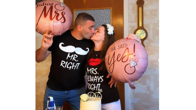 За бебе работят Владислав Стоянов и годеницата му Николета Това