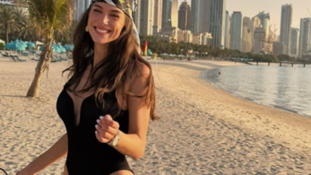 Като истинска кралица в черно е моделката Александра Богданска пише