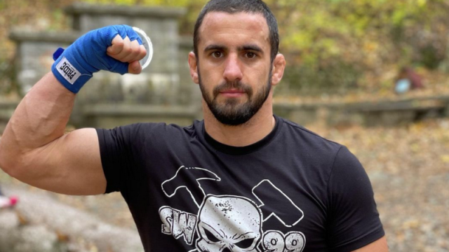 23 годишен джигит се озова в Спешна помощ с натрошени глезени