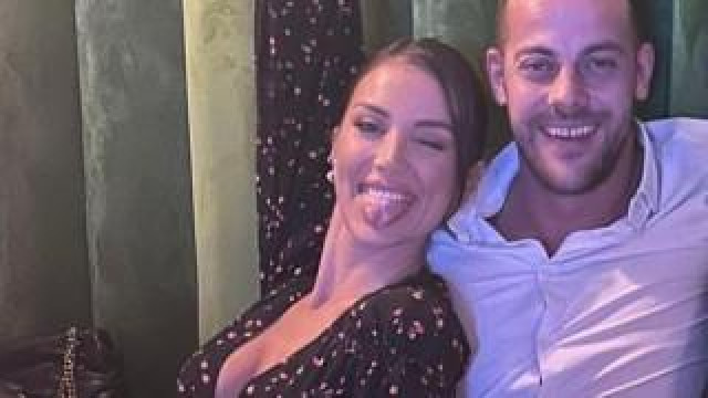 Александра Богданска е зарязала певеца Мартин Светломиров с когото имаше