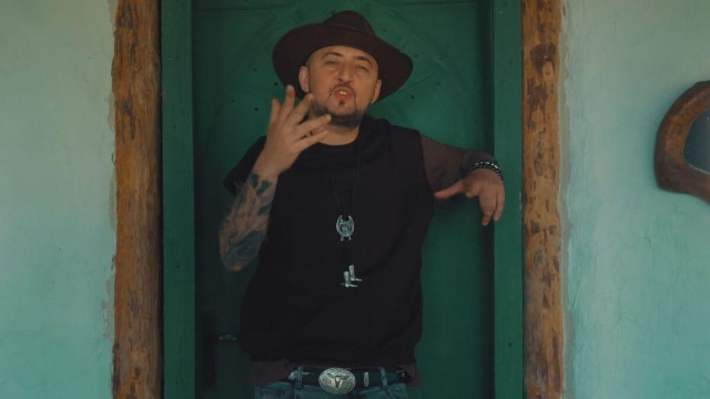 Песента на румънците за Баба Ванга се оказа крадена пише