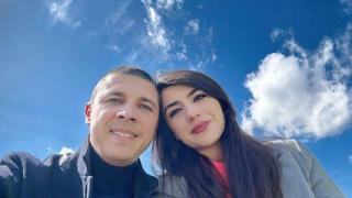Без таткото: Лена се скри с дъщеря си в Париж СНИМКИ