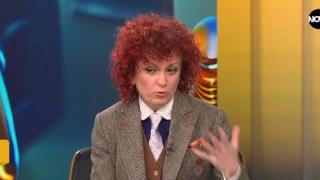 Люси Дяковска пак се усмихва