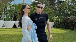 Милионерът на Валерия плаща и на дружките й
