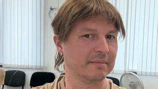 На Гъмзата му порасна коса