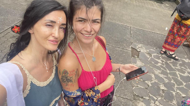 Майката на каскадьорката Кристи от Биг брадър Аделина лекува жени