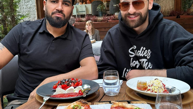 Тези дни Азис наруши публичния си обет да спазва строг