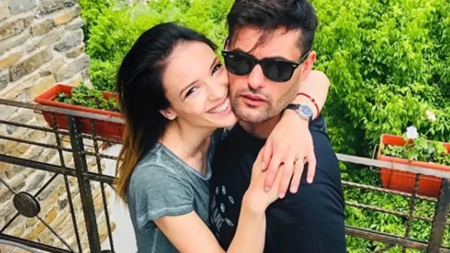 Това съм аз на дивана вече час имайки ужасно много