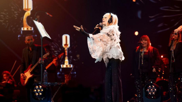 Лили Иванова едва си седи на краката Това видяха 10