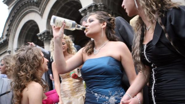 Тотален мазаляк от морал общи приказки възпитание и огромно количество