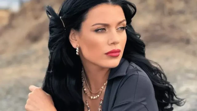 С ваканция в Малта откри летния сезон актрисата Ралица Паскалева Брюнетката