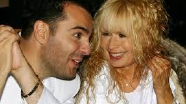 Откакто духна 80 свещички на тортата на рождения си ден