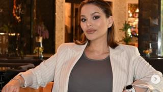 ТЪЖНАТА ИСТИНА: Деси Слава с трогателна изповед за болките от детството, шамарите и операцията!