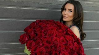 Ади, защо гърбът ти е на бюста?! Щерката на Фатик със спешна нужда от силикон!