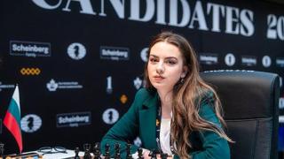 Шахматната царица Нургюл Салимова изпитва паника от самолети,  но е заклет шоколадохолик!