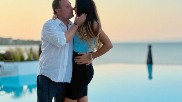 Тузарско pool party спретна за 36 ия си рожден ден новата половинка