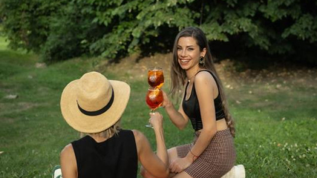 Жегата се отразява много добре на Софи Маринкова и още