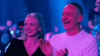 ПАПАРАШКИ УДАР: Анна Кошко се нанесе при Деян Донков (Снимки)