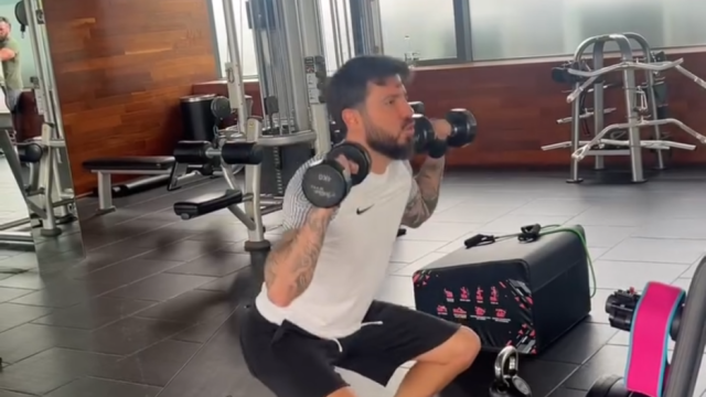 Мартин Елвиса известен с участието си в четвърти сезон на