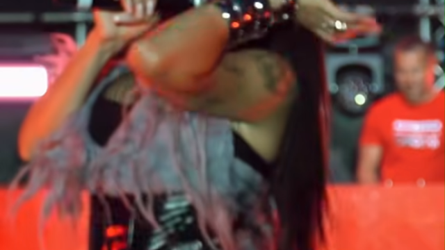 Певицата на Вирджиния мюзик Дара сподели видео в което показва