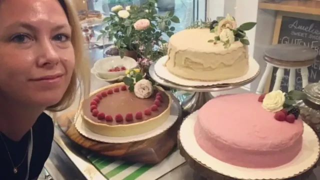 Докато половинката на Кирил Петков е в Канада сладкарницата й