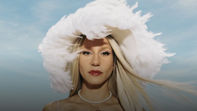 Скандалната певица Мила Роберт отново е под светлината на прожекторите