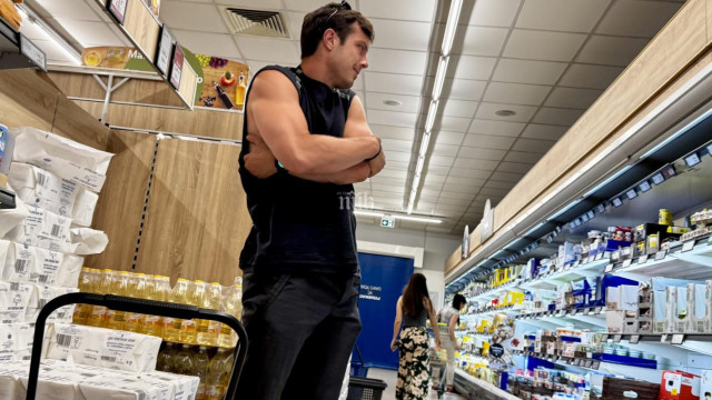 Звездата от Татковци бе избрал абсолютно неглиже визия къси