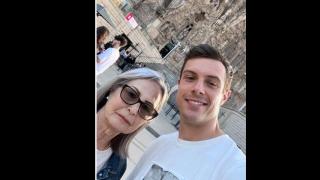 Грижовен внук: Филип Буков подари на баба си екскурзия