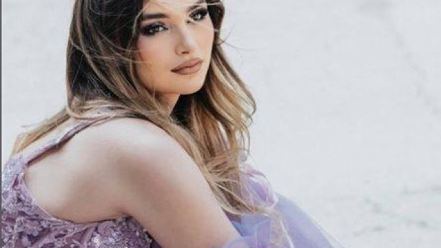 Като нимфа се наснима тези дни до пещера на гръцки