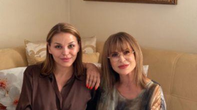 Естрадната легенда Мими Иванова намекна че готви дует с фолкзвездата