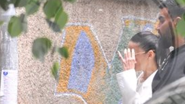 Ромският славей май е купил апартамента на Славена Вътова
В ново