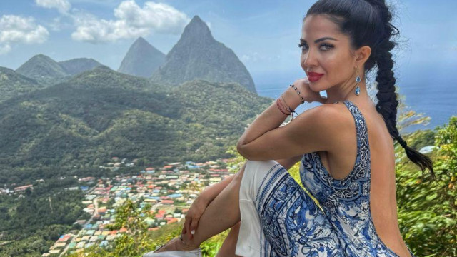 Попфолк певицата Райна показа страхотно тяло със снимки в социалните