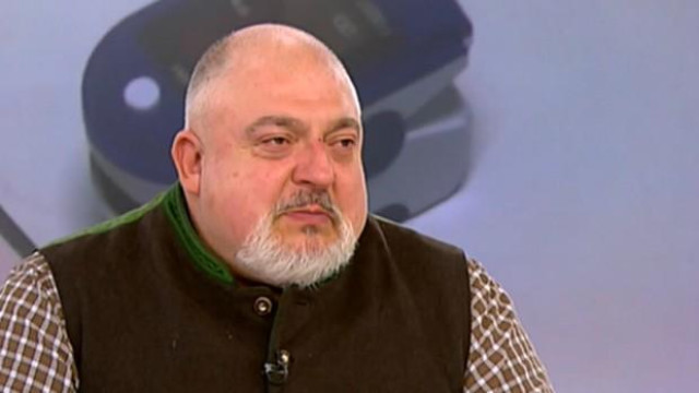 Известният телевизионен водещ актьор и кулинар Петър Бъчваров Ути получи нетрадиционен