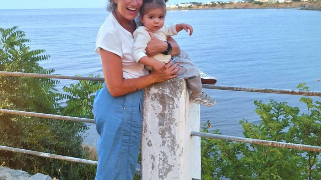 Баба Белослава заведе първородната си внучка на море в Лозенец