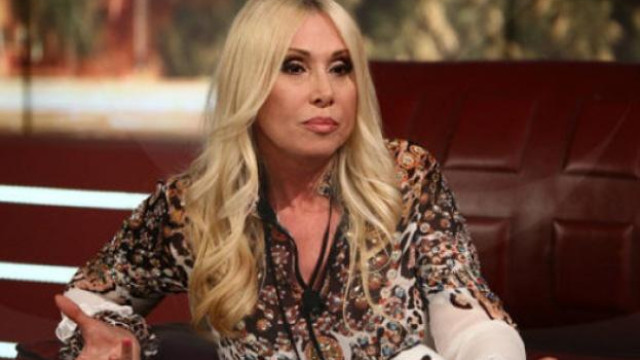 Поп иконата Криси Димитрова отиде чак до Виена за да