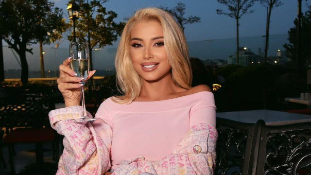 17 години на сцената отбеляза Цветелина Янева Красивата блондинка вдигна